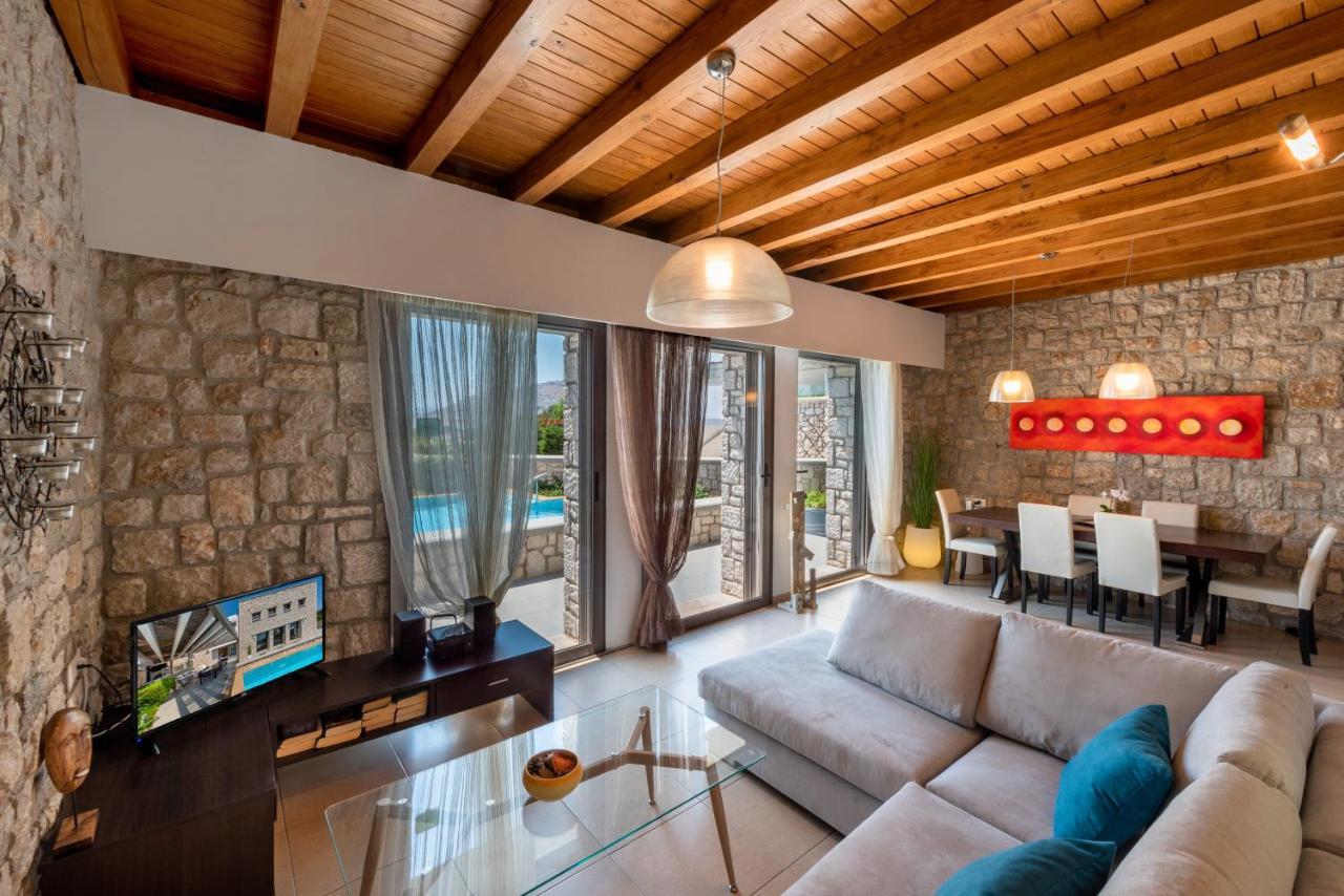 Villa CostaMare - enjoy lazy days on the private Pool-Jacuzzi Pefki Esterno foto