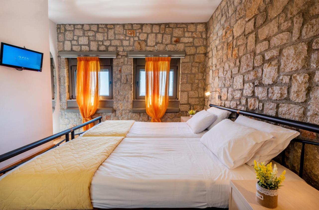 Villa CostaMare - enjoy lazy days on the private Pool-Jacuzzi Pefki Esterno foto