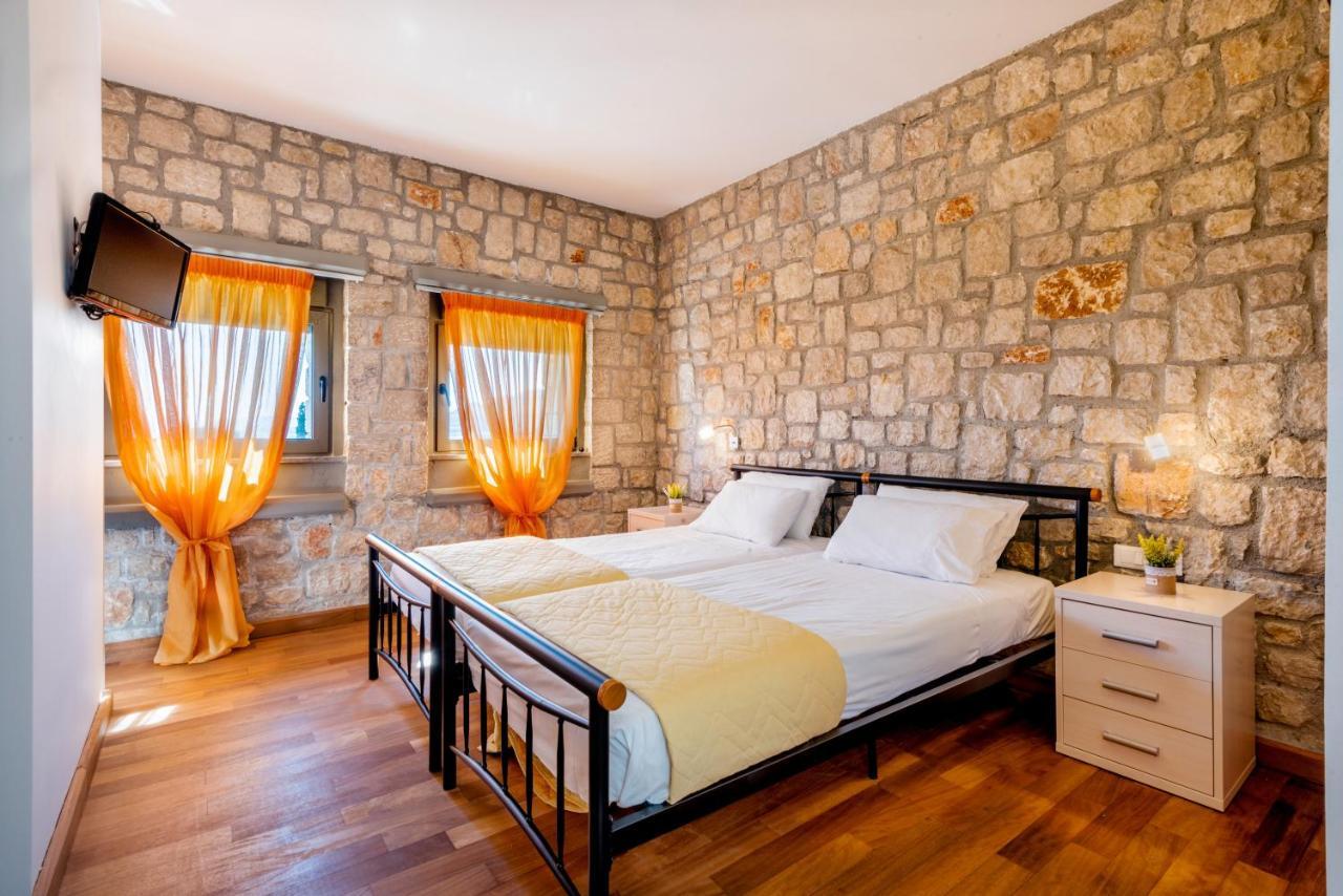 Villa CostaMare - enjoy lazy days on the private Pool-Jacuzzi Pefki Esterno foto