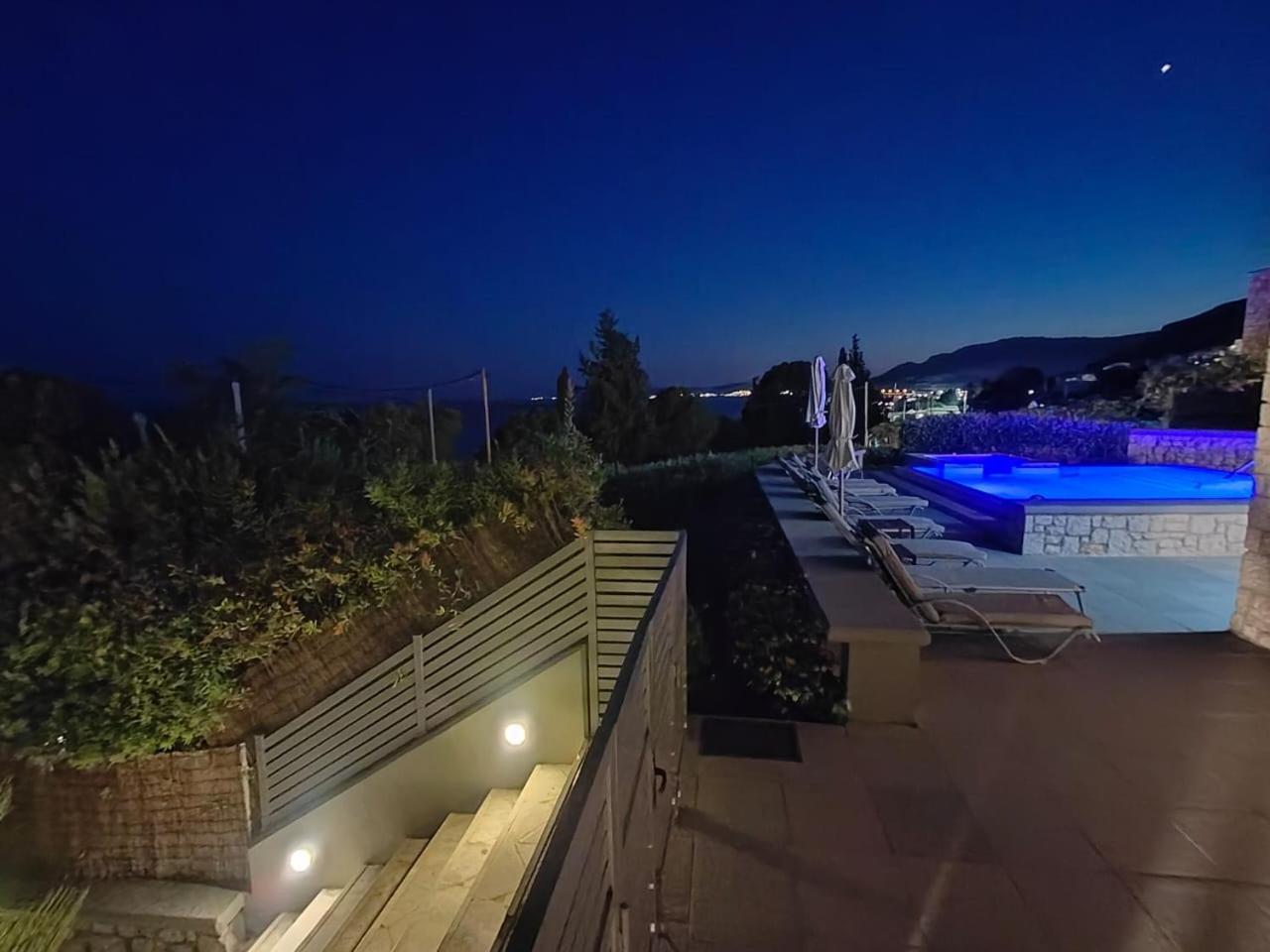 Villa CostaMare - enjoy lazy days on the private Pool-Jacuzzi Pefki Esterno foto