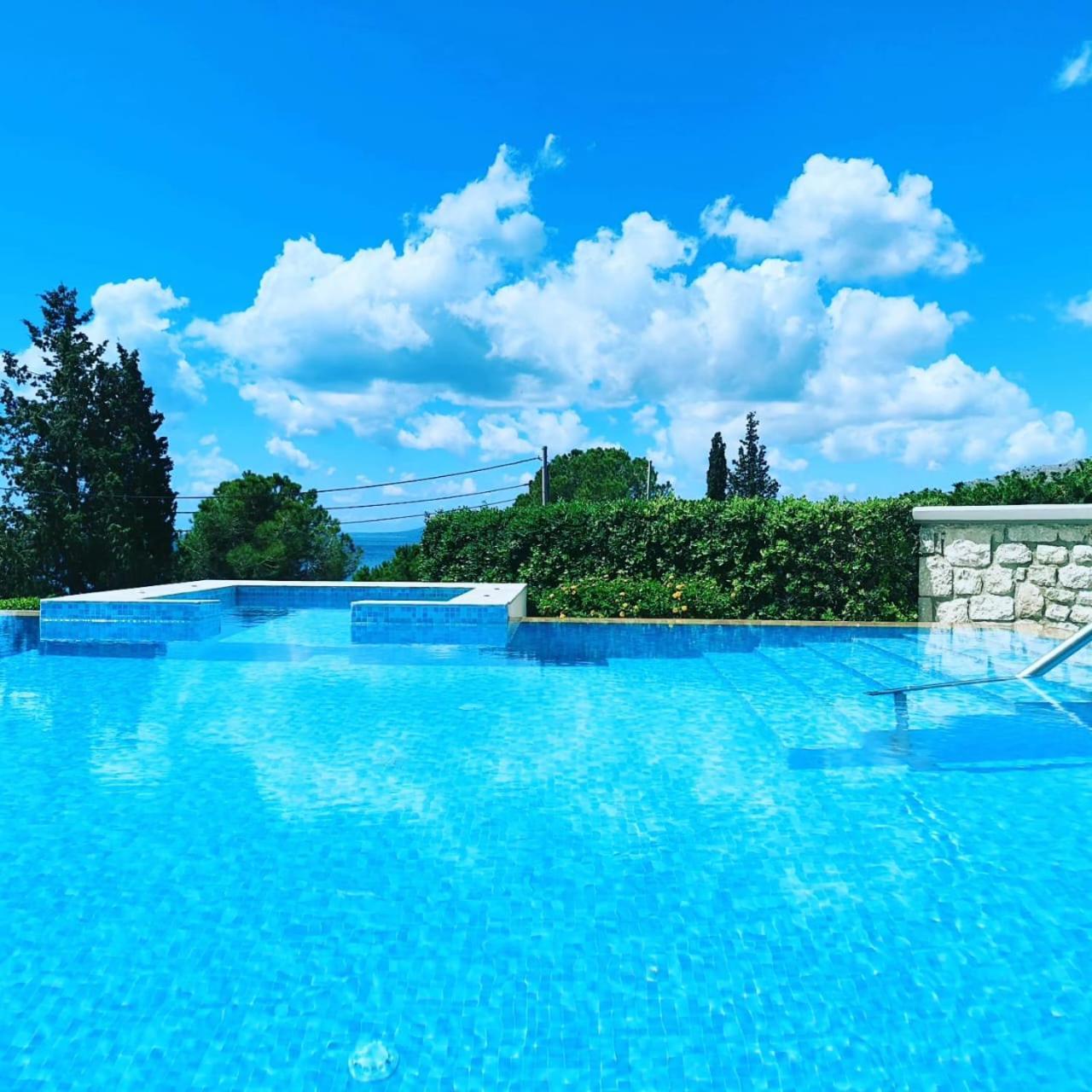 Villa CostaMare - enjoy lazy days on the private Pool-Jacuzzi Pefki Esterno foto